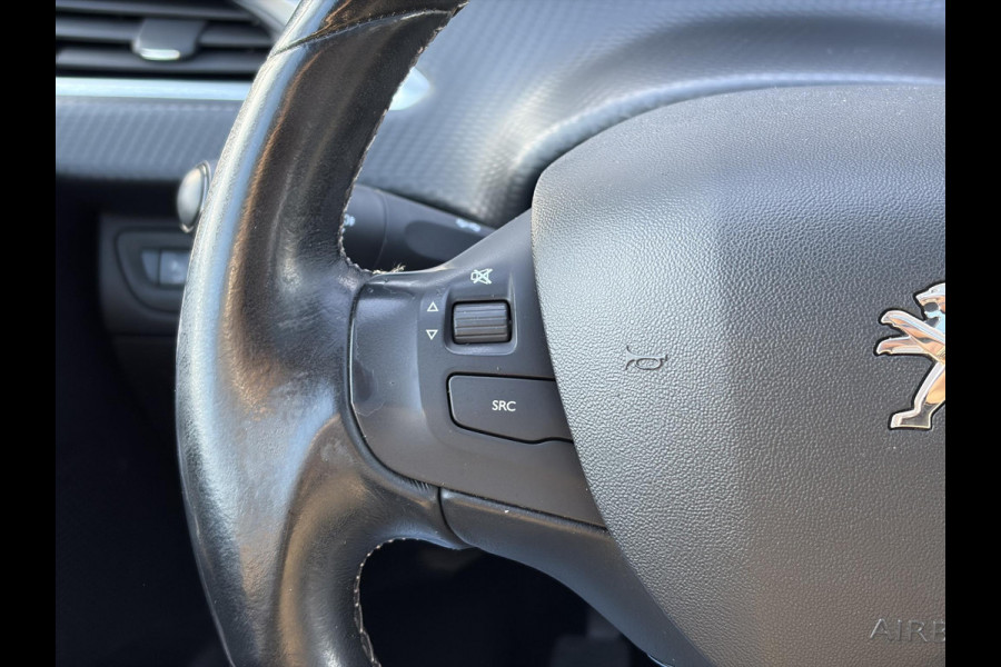 Peugeot 2008 1.2 PureTech Allure 2e Eigenaar,Pano,Navi,Trekhaak,Camera,110pk,Pdc,Clima,Cruise,Halfleder,N.A.P,Dealer Onderhouden,Apple Carplay/Android Auto,Apk tot 12-2026