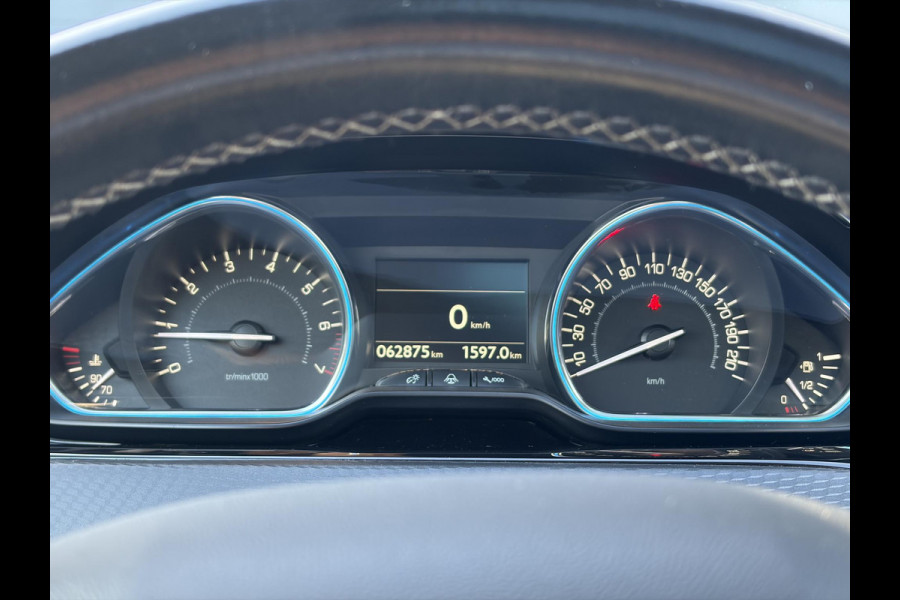 Peugeot 2008 1.2 PureTech Allure 2e Eigenaar,Pano,Navi,Trekhaak,Camera,110pk,Pdc,Clima,Cruise,Halfleder,N.A.P,Dealer Onderhouden,Apple Carplay/Android Auto,Apk tot 12-2026