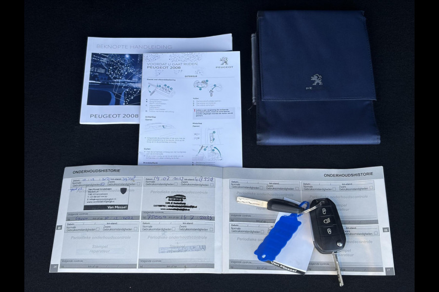 Peugeot 2008 1.2 PureTech Allure 2e Eigenaar,Pano,Navi,Trekhaak,Camera,110pk,Pdc,Clima,Cruise,Halfleder,N.A.P,Dealer Onderhouden,Apple Carplay/Android Auto,Apk tot 12-2026