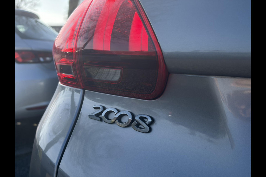 Peugeot 2008 1.2 PureTech Allure 2e Eigenaar,Pano,Navi,Trekhaak,Camera,110pk,Pdc,Clima,Cruise,Halfleder,N.A.P,Dealer Onderhouden,Apple Carplay/Android Auto,Apk tot 12-2026