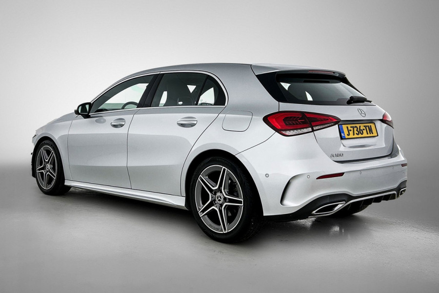 Mercedes-Benz A-Klasse 180 Business Solution AMG(NL auto, Dealer onderhoud, Navi Groot, StoelV, Camera, Carplay, Lane Assit, Etc)