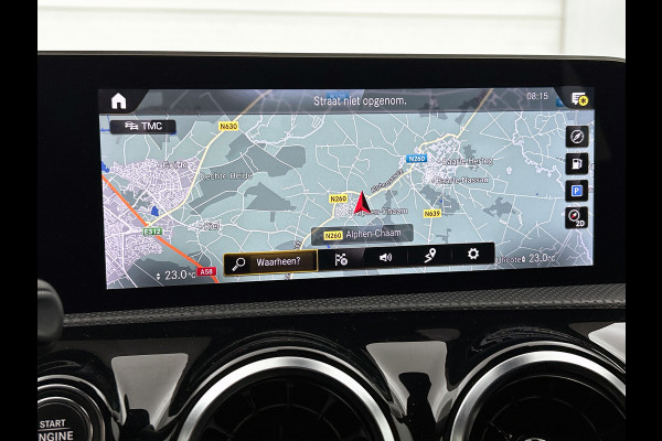 Mercedes-Benz A-Klasse 180 Business Solution AMG(NL auto, Dealer onderhoud, Navi Groot, StoelV, Camera, Carplay, Lane Assit, Etc)