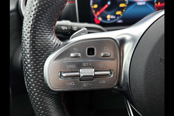 Mercedes-Benz A-Klasse 180 Business Solution AMG(NL auto, Dealer onderhoud, Navi Groot, StoelV, Camera, Carplay, Lane Assit, Etc)