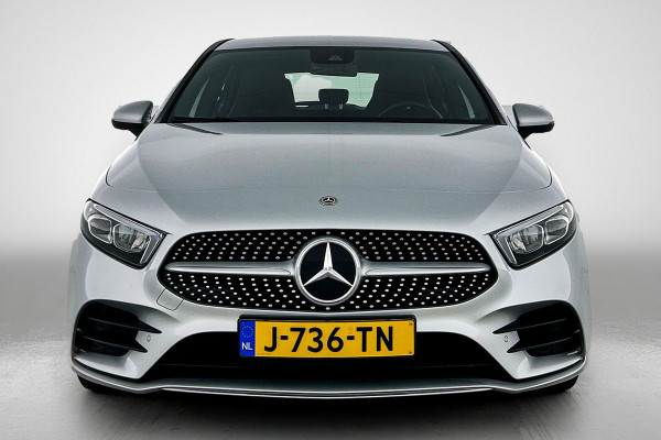 Mercedes-Benz A-Klasse 180 Business Solution AMG(NL auto, Dealer onderhoud, Navi Groot, StoelV, Camera, Carplay, Lane Assit, Etc)