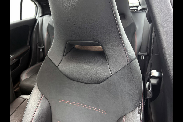 Mercedes-Benz A-Klasse 180 Business Solution AMG(NL auto, Dealer onderhoud, Navi Groot, StoelV, Camera, Carplay, Lane Assit, Etc)