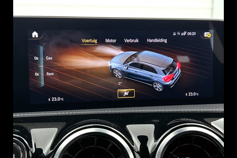 Mercedes-Benz A-Klasse 180 Business Solution AMG(NL auto, Dealer onderhoud, Navi Groot, StoelV, Camera, Carplay, Lane Assit, Etc)