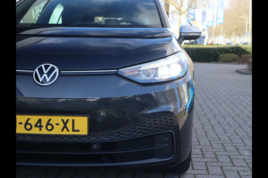 Volkswagen ID.3 First 58 kWh Navi / Climate / Stoelverw / DAB / Trekhaak All season banden