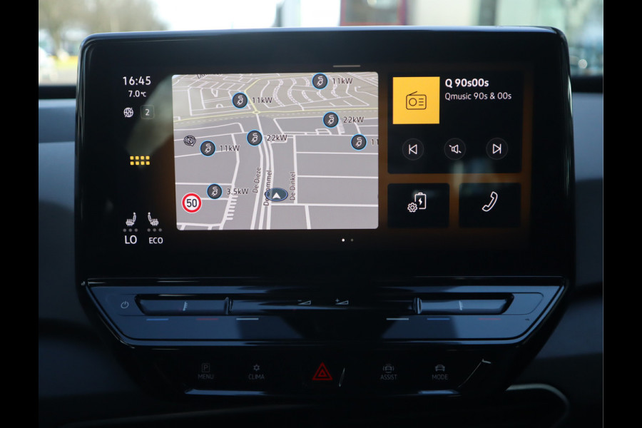 Volkswagen ID.3 First 58 kWh Navi / Climate / Stoelverw / DAB / Trekhaak All season banden