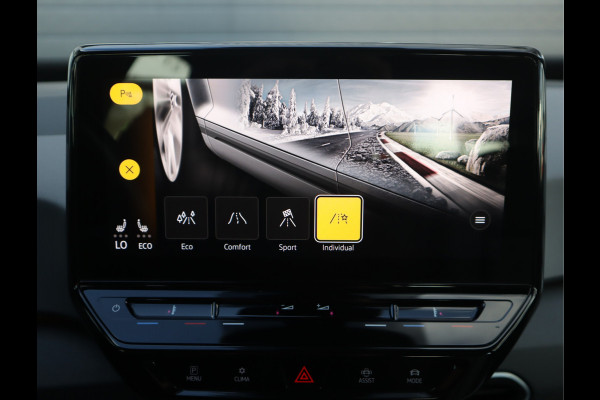 Volkswagen ID.3 First 58 kWh Navi / Climate / Stoelverw / DAB / Trekhaak All season banden
