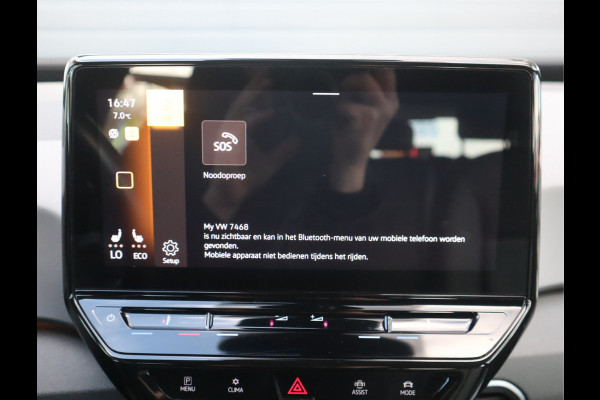 Volkswagen ID.3 First 58 kWh Navi / Climate / Stoelverw / DAB / Trekhaak All season banden