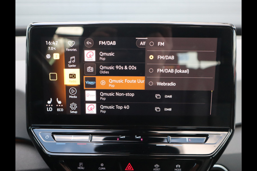 Volkswagen ID.3 First 58 kWh Navi / Climate / Stoelverw / DAB / Trekhaak All season banden