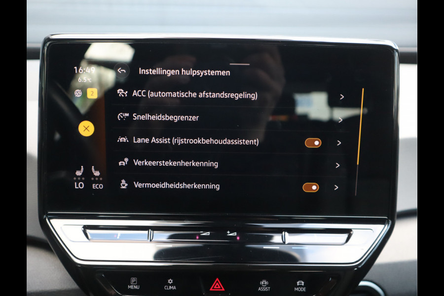 Volkswagen ID.3 First 58 kWh Navi / Climate / Stoelverw / DAB / Trekhaak All season banden