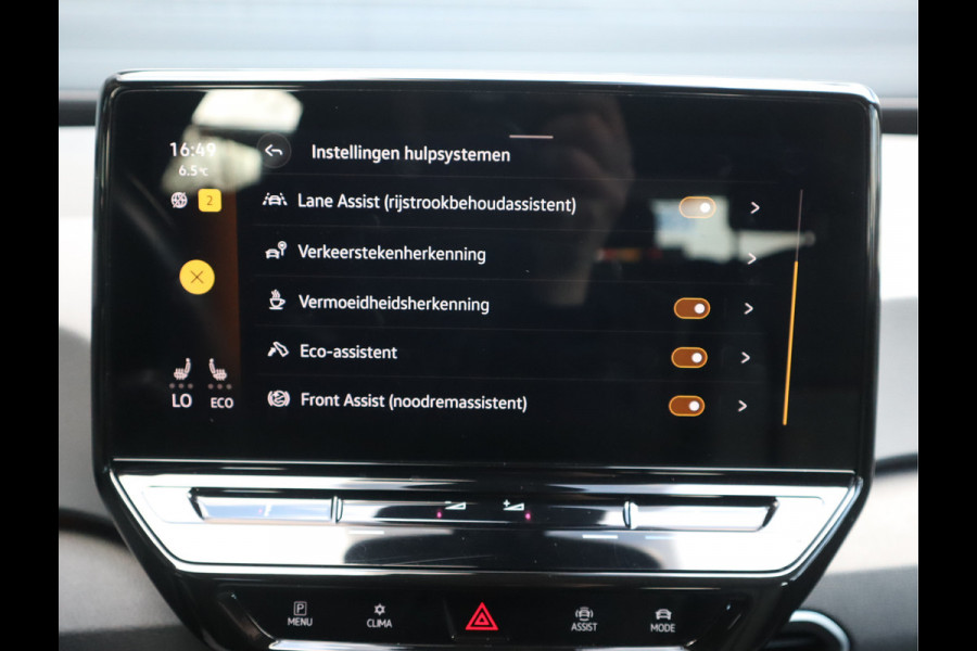 Volkswagen ID.3 First 58 kWh Navi / Climate / Stoelverw / DAB / Trekhaak All season banden