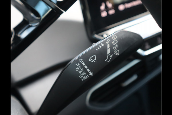 Volkswagen ID.3 First 58 kWh Navi / Climate / Stoelverw / DAB / Trekhaak All season banden