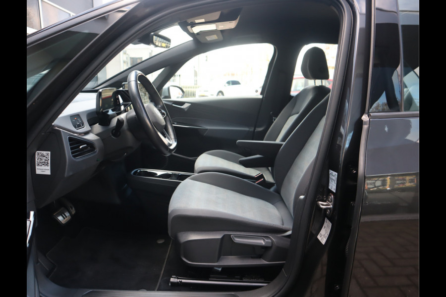 Volkswagen ID.3 First 58 kWh Navi / Climate / Stoelverw / DAB / Trekhaak All season banden