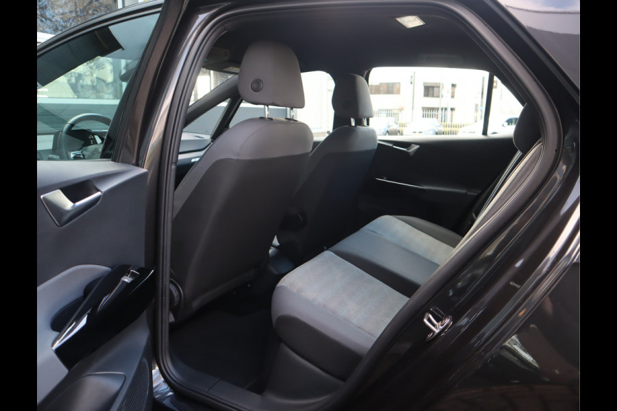 Volkswagen ID.3 First 58 kWh Navi / Climate / Stoelverw / DAB / Trekhaak All season banden