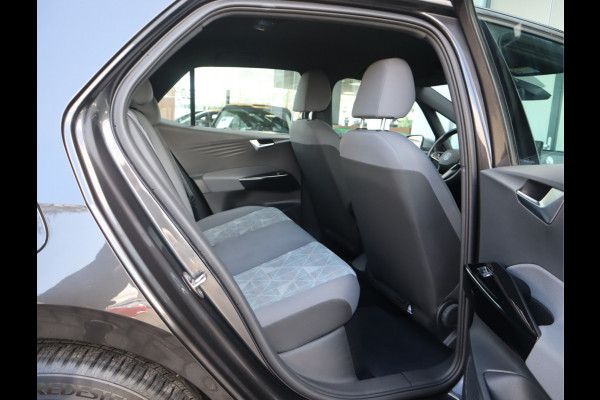 Volkswagen ID.3 First 58 kWh Navi / Climate / Stoelverw / DAB / Trekhaak All season banden