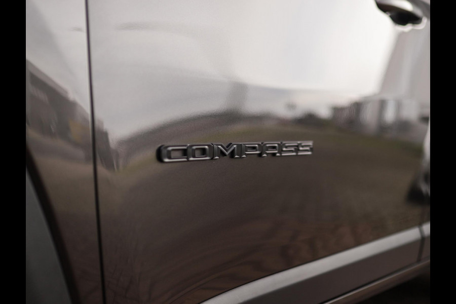 Jeep Compass 1.4 MultiAir Night Eagle | Camera | Leder | Cruise Control | Stoelverw. | Trekhaak | Navi