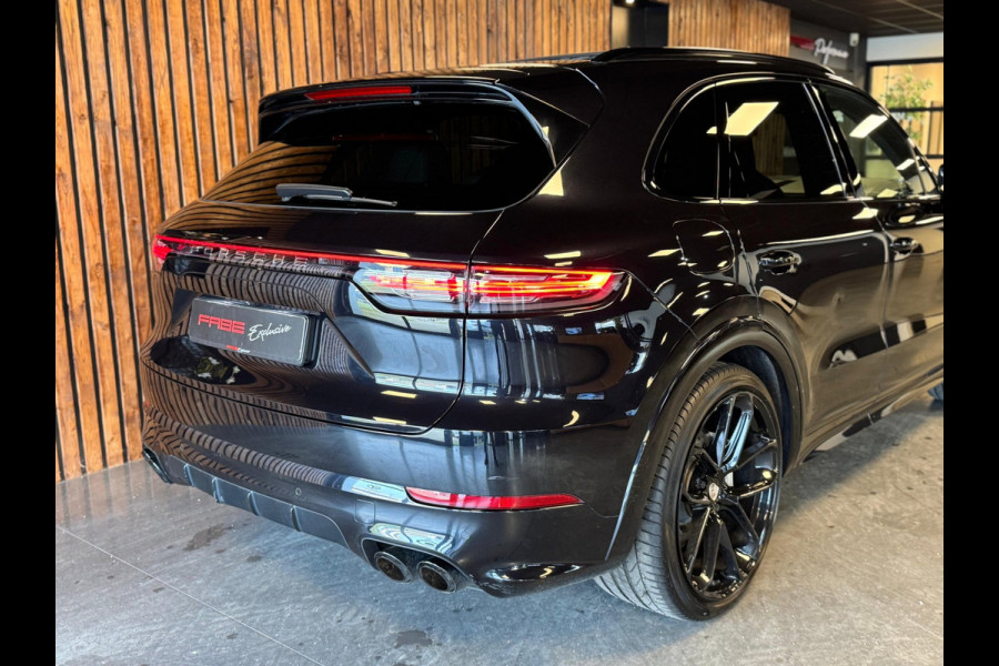 Porsche Cayenne 4.0 Turbo / Softclose / Nightvision / Matrix / Sport Chrono / Stoelventilatie / Trekhaak