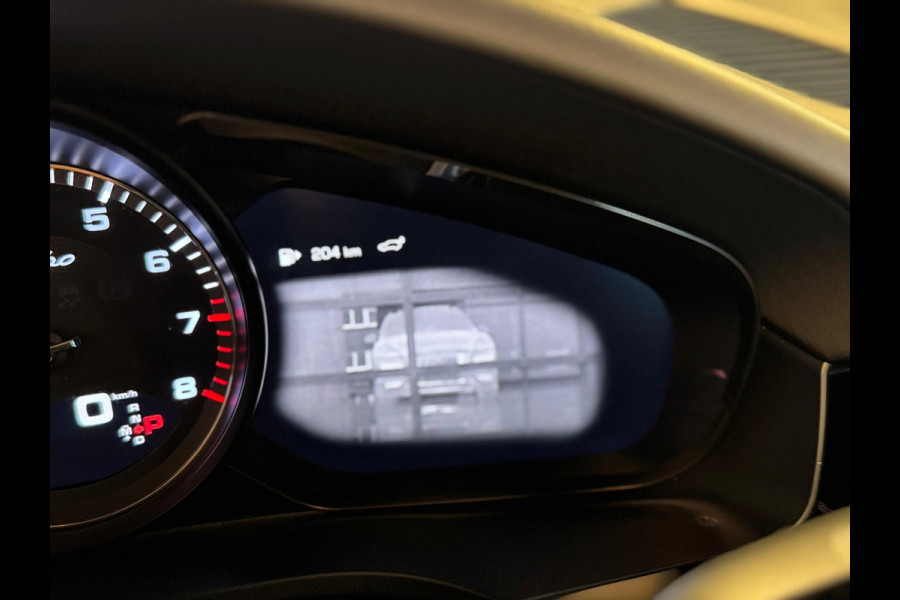 Porsche Cayenne 4.0 Turbo / Softclose / Nightvision / Matrix / Sport Chrono / Stoelventilatie / Trekhaak