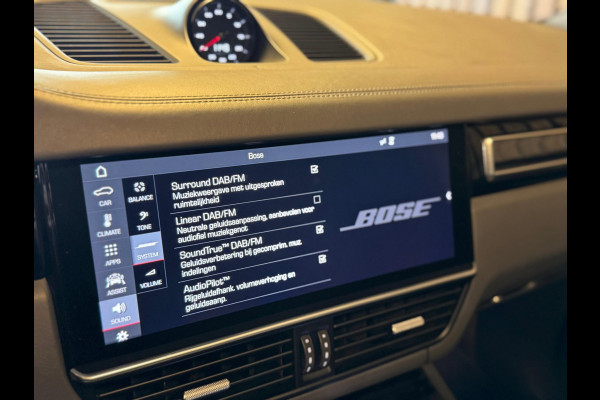Porsche Cayenne 4.0 Turbo / Softclose / Nightvision / Matrix / Sport Chrono / Stoelventilatie / Trekhaak