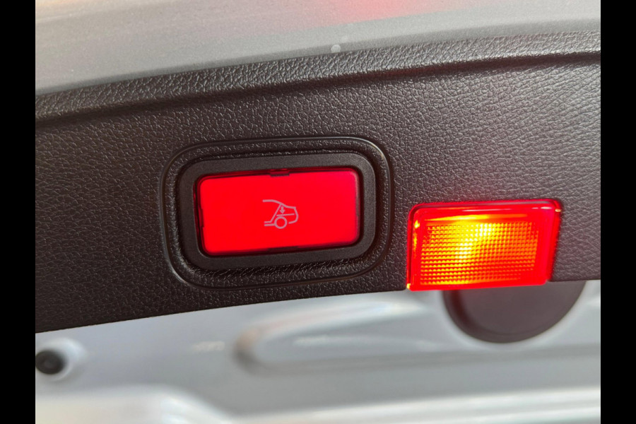 Mercedes-Benz C-Klasse Cabrio BTW/180 AMG Line / NAP / Camera / Leder / Stoelverwarming