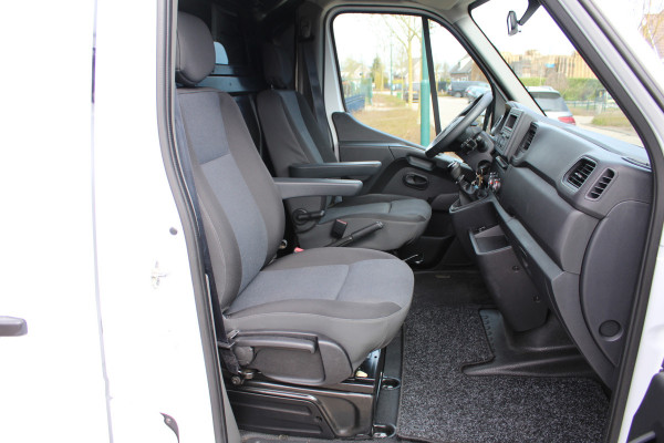 Renault Master T35 2.3 dCi 135PK Euro6 L2H2 ✓ imperiaal  ✓ trekhaak  ✓ airco