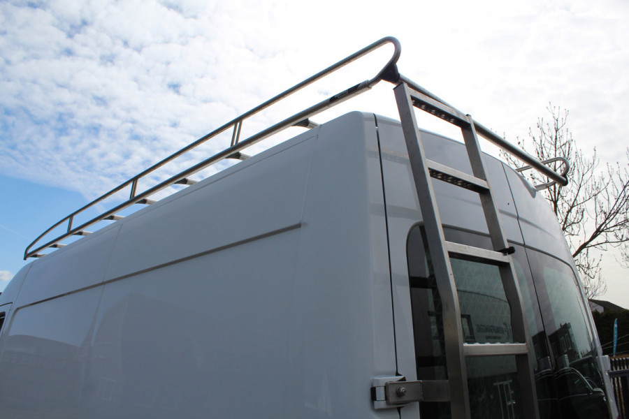 Renault Master T35 2.3 dCi 135PK Euro6 L2H2 ✓ imperiaal  ✓ trekhaak  ✓ airco