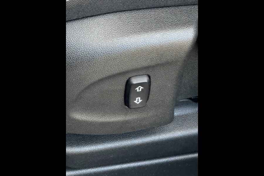 Opel Crossland 1.2 Turbo Business Elegance - Navigatie / Apple CarPlay I Airco I LED I PDC I Sport velgen I Dealer onderhouden