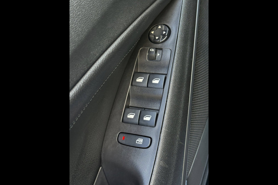 Opel Crossland 1.2 Turbo Business Elegance - Navigatie / Apple CarPlay I Airco I LED I PDC I Sport velgen I Dealer onderhouden