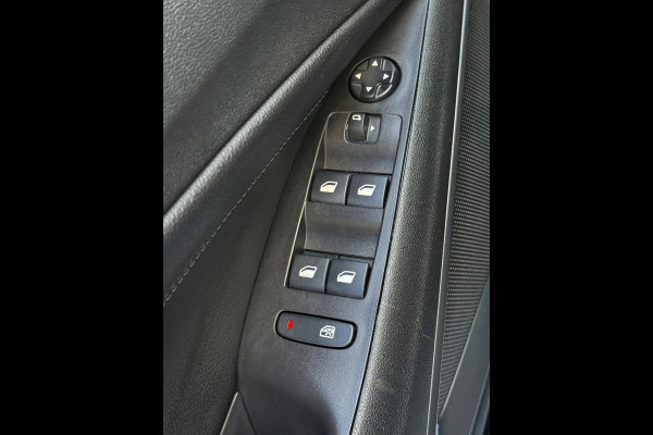 Opel Crossland 1.2 Turbo Business Elegance - Navigatie / Apple CarPlay I Airco I LED I PDC I Sport velgen I Dealer onderhouden