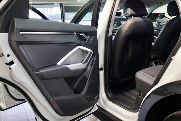 Audi Q3 Sportback 45 TFSI Quattro Pro Line S|Dew silver met.|CAM