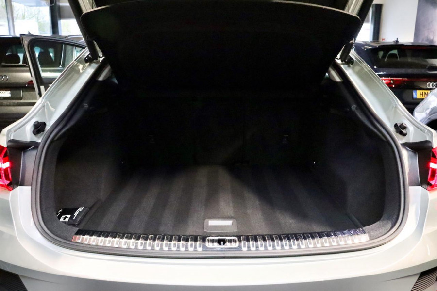 Audi Q3 Sportback 45 TFSI Quattro Pro Line S|Dew silver met.|CAM