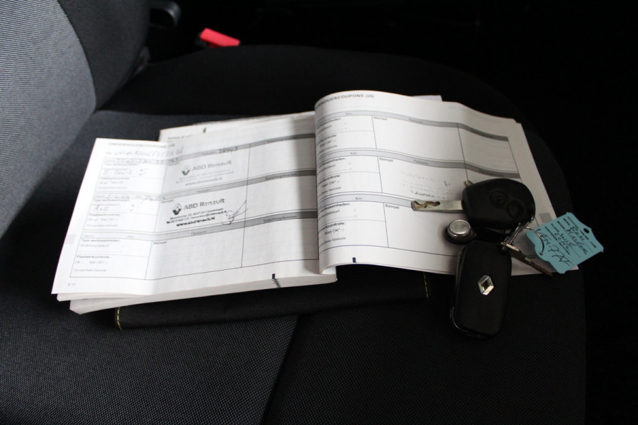 Renault Master T35 2.3 dCi 135PK Euro6 L2H2 ✓ imperiaal  ✓ trekhaak  ✓ airco