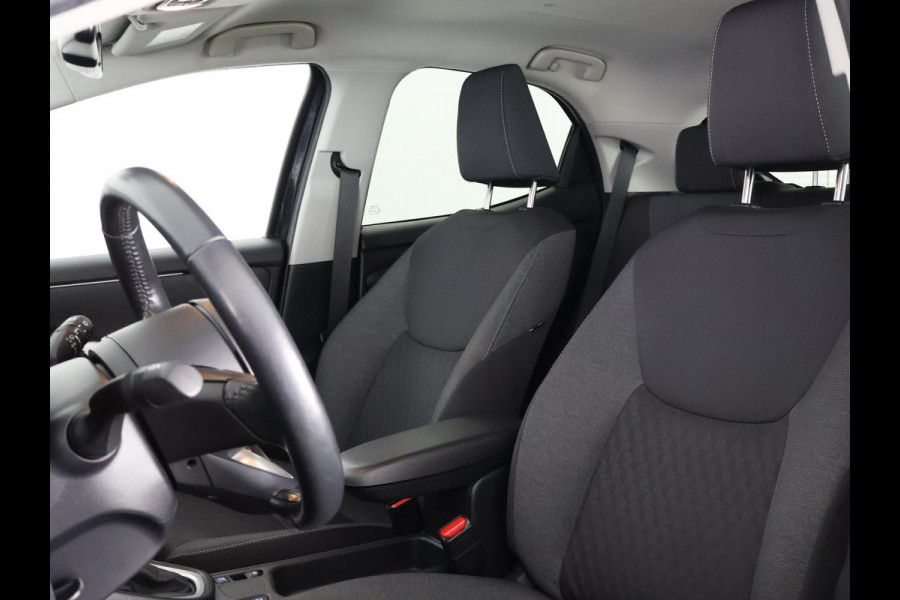Toyota Yaris 1.5 Hybrid 115 BUSINESS BLACK GARANTIE TOT 7-2032 CARPLAY NAVIGATIE. CAMERA. ADAPTIEVE CRUISE. STUUR/STOELVERW.