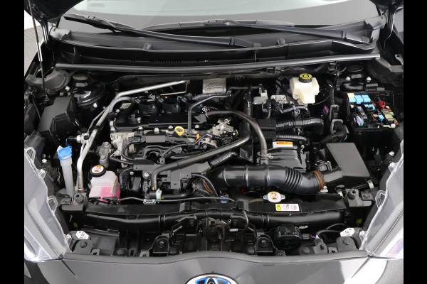 Toyota Yaris 1.5 Hybrid 115 BUSINESS BLACK GARANTIE TOT 7-2032 CARPLAY NAVIGATIE. CAMERA. ADAPTIEVE CRUISE. STUUR/STOELVERW.