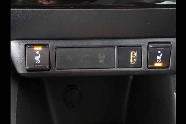 Toyota Yaris 1.5 Hybrid 115 BUSINESS BLACK GARANTIE TOT 7-2032 CARPLAY NAVIGATIE. CAMERA. ADAPTIEVE CRUISE. STUUR/STOELVERW.