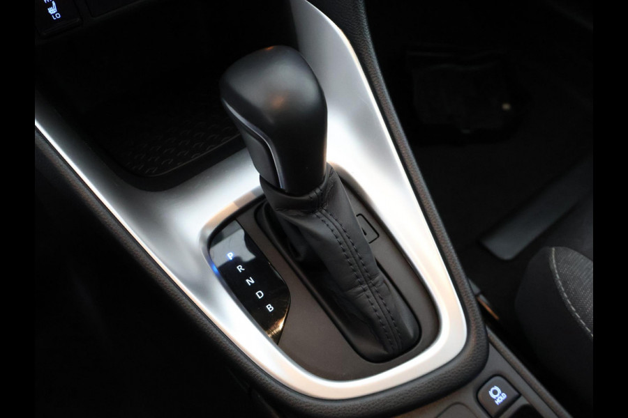 Toyota Yaris 1.5 Hybrid 115 BUSINESS BLACK GARANTIE TOT 7-2032 CARPLAY NAVIGATIE. CAMERA. ADAPTIEVE CRUISE. STUUR/STOELVERW.