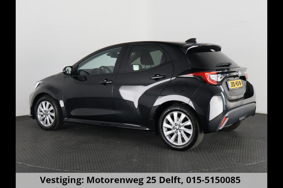 Toyota Yaris 1.5 Hybrid 115 BUSINESS BLACK GARANTIE TOT 7-2032 CARPLAY NAVIGATIE. CAMERA. ADAPTIEVE CRUISE. STUUR/STOELVERW.