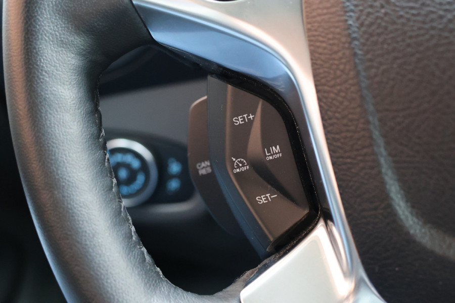 Ford Transit Connect 1.5 EcoBlue L2 Sport | Bi-Xenon | Keyless Go | CarPlay | Camera | Navigatie | 8-Traps automaat | Cruise control | Trekhaak | Stoelverwarming | Lederen bekleding | Nieuwe APK | NAP Logisch