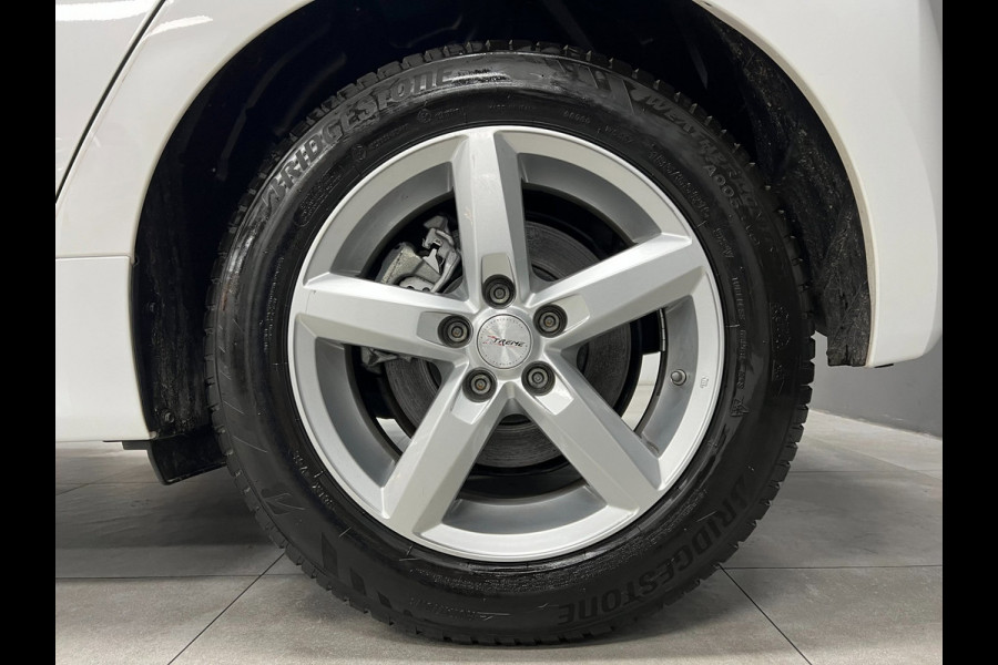 Toyota Yaris 1.5 Hybrid Navi | Carplay | Lane | ACC |Camera|