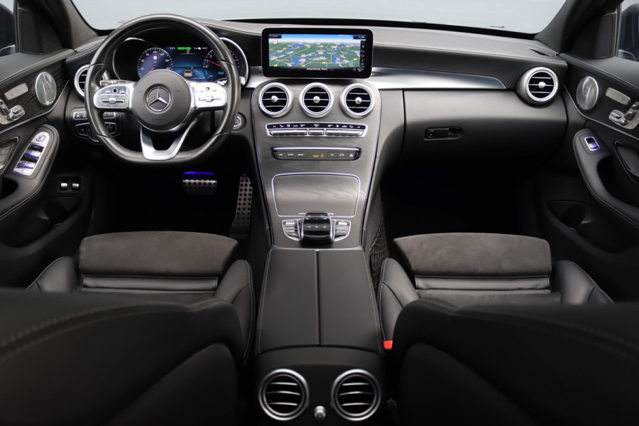 Mercedes-Benz C-Klasse Estate 300 e Business Solution AMG | Luchtvering | Panoramadak | Burmester | Memory | Camera | Spoorpakket | Dodehoekassistent | Multibeam LED | Sfeerverlichting |