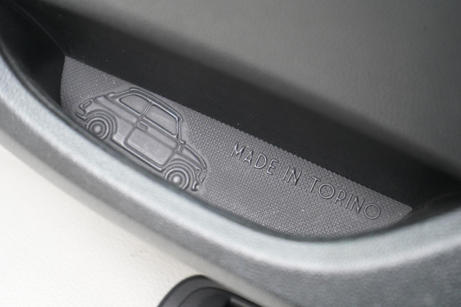 Fiat 500 La Prima 42 kWh | SoH 94,9% | Panoramadak | Leder | Navigatie | Carplay | Lm velgen | Blind-Spot