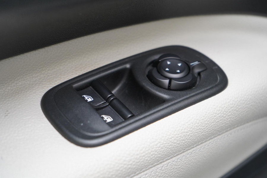 Fiat 500 La Prima 42 kWh | SoH 94,9% | Panoramadak | Leder | Navigatie | Carplay | Lm velgen | Blind-Spot