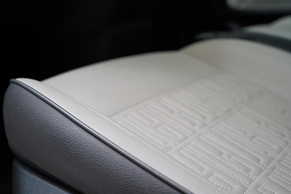 Fiat 500 La Prima 42 kWh | SoH 94,9% | Panoramadak | Leder | Navigatie | Carplay | Lm velgen | Blind-Spot