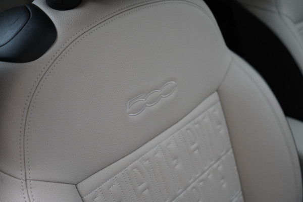 Fiat 500 La Prima 42 kWh | SoH 94,9% | Panoramadak | Leder | Navigatie | Carplay | Lm velgen | Blind-Spot