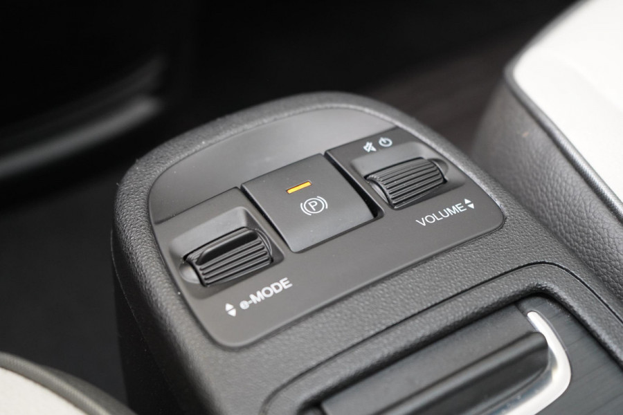 Fiat 500 La Prima 42 kWh | SoH 94,9% | Panoramadak | Leder | Navigatie | Carplay | Lm velgen | Blind-Spot