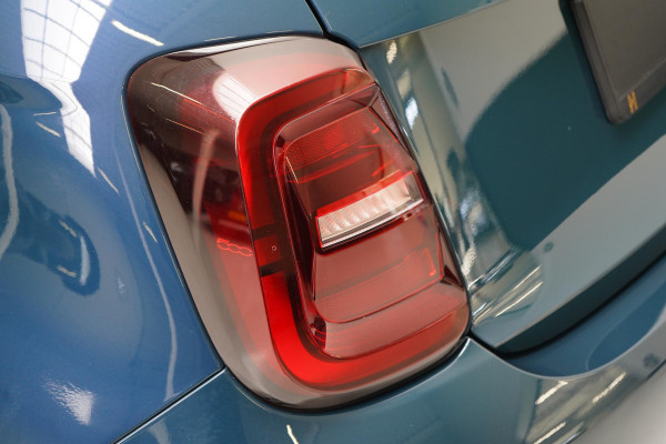 Fiat 500 La Prima 42 kWh | SoH 94,9% | Panoramadak | Leder | Navigatie | Carplay | Lm velgen | Blind-Spot