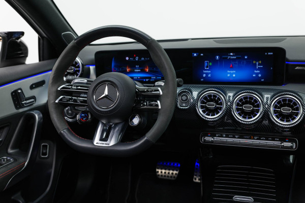 Mercedes-Benz A-Klasse AMG 35 4MATIC |Bomvoll!|Pano|Kuipstoelen|360Camera|HUD|Memory|ACC|Dodehoek|