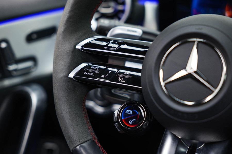 Mercedes-Benz A-Klasse AMG 35 4MATIC |Bomvoll!|Pano|Kuipstoelen|360Camera|HUD|Memory|ACC|Dodehoek|